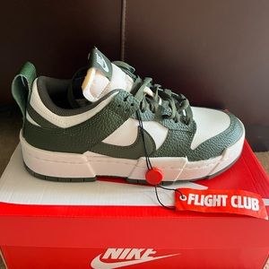 New (Never Worn) Nike Women’s Low Dunk Disrupt - Dark Green Size 7